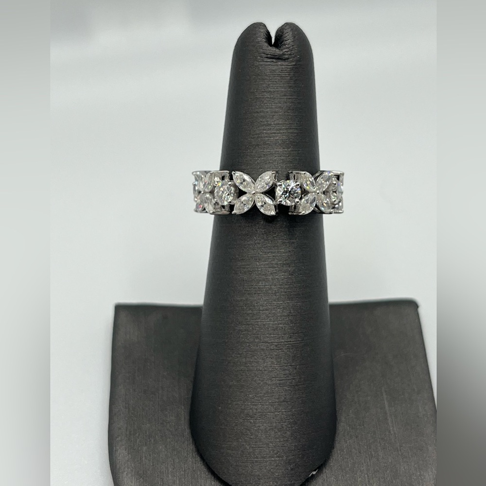 Moissanite diamond ring